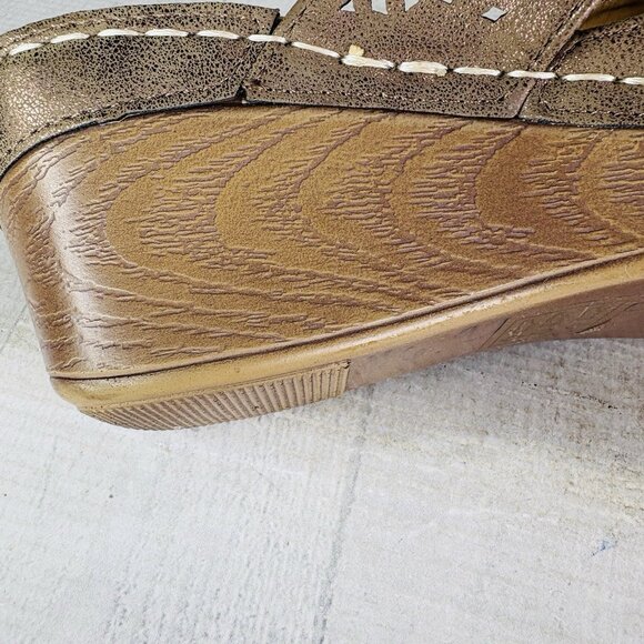 GC Women ODELIA  Bronze Lazer Slip On Wedge Lightweight  Sandals Shoes Size 8.5 - Picture 16 of 16